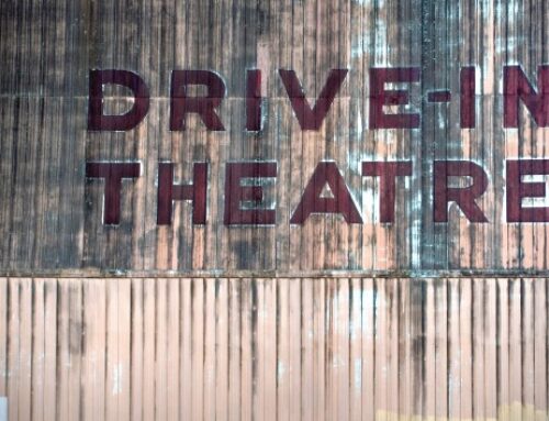 Texas movie theater brings back drive-in